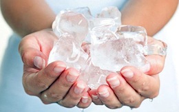 Có nên rửa mặt bằng nước đá lạnh mỗi sáng?