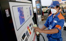 Giá xăng dầu đồng loạt giảm, RON95-III giảm gần 1.000 đồng