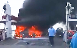 Nam thanh niên mua xăng đốt xe trên phà Sa Đéc, cháy lan sang 11 xe máy
