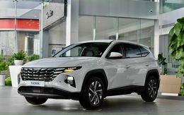 Tin tức giá xe: Hyundai Tucson, Santa Fe ngược chiều tăng giá