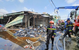 Hỏa hoạn thiêu rụi khoảng 285 ki ốt tại một khu chợ đồ cũ ở An Giang