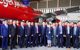 Chủ tịch Quốc hội thăm Trung tâm Kỹ thuật tàu bay hợp tác Vietjet và Lao Airlines