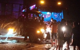 Xe khách tông trực diện xe tải trên cao tốc Cam Lộ - La Sơn
