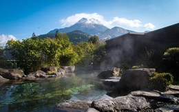 Nhật bắt đường dây quay lén phụ nữ tắm suối nước nóng hơn 30 năm