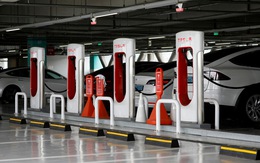 Tesla cho xe hãng khác cùng xài trạm sạc siêu nhanh