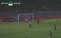 Cầu thủ Thái Lan đấm gục thủ môn đối phương rồi ăn mừng như thể ghi bàn
