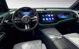 Nội thất Mercedes-Benz E-Class thế hệ mới lộ diện: 3 màn hình to, sẵn TikTok