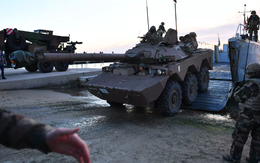 Xe bọc thép AMX-10 RC của Pháp đến Ukraine; Ba Lan bắt 9 gián điệp phá vũ khí