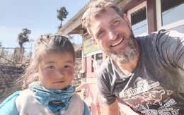 Người đàn ông Thụy Sĩ đi bộ 15.000km gây quỹ cho trẻ em nghèo