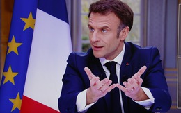Vì sao tổng thống Pháp phải tháo đồng hồ 'đắt tiền'?