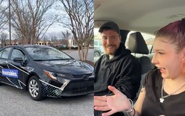 YouTuber MrBeast tặng phục vụ bàn một chiếc Toyota Corolla mới tinh