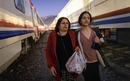 Nạn nhân động đất Thổ Nhĩ Kỳ phải sống tạm trên toa xe lửa