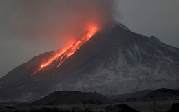 Núi lửa ở Nga phun trào, tạo đám mây tro bụi khổng lồ