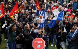 Hơn 155.000 công chức Canada đình công đòi tăng lương