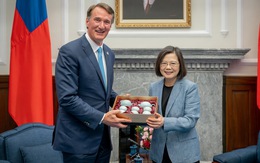 Thống đốc Virginia tới Đài Loan gặp bà Thái Anh Văn