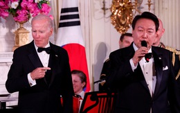 Tổng thống Hàn Quốc hát bài American Pie cho Tổng thống Biden nghe