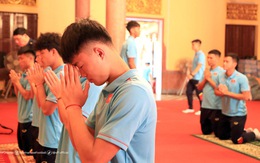 U22 Việt Nam đi chùa, tập kín trước trận gặp U22 Lào