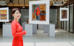 Nghệ sĩ Nhật Bản 8 năm vẽ sơn ta Việt Nam trên mica