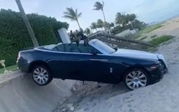Rolls-Royce cắm đầu xuống đất, tài xế 66 tuổi nói 'không nhớ gì'
