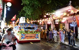 Diễu hành xe hoa mừng Phật đản, tưởng niệm Bồ tát Thích Quảng Đức