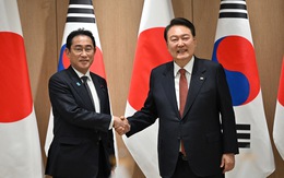 Ngoại giao con thoi Nhật - Hàn trở lại