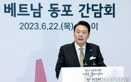 Tổng thống Hàn Quốc gặp cộng đồng người Hàn ở Hà Nội, có HLV Park Hang Seo