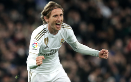Vượt qua mãnh lực đồng tiền, Luka Modric ở lại với Real Madrid