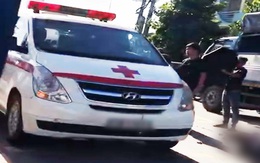 Thấy người bị nạn nằm trên đường, vì sao xe cấp cứu không dừng lại?