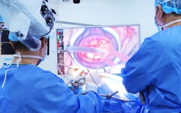 Phẫu thuật não tỉnh bằng robot mổ não hiện đại