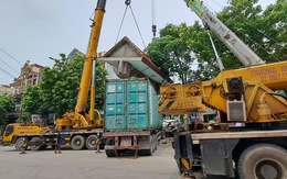 Bắc Giang: Húc đổ cổng bê tông, tài xế container tử vong trong cabin