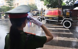 Người Hải Phòng gạt lệ tiễn cố Phó thủ tướng Lê Văn Thành giữa trời mưa
