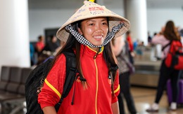 Huỳnh Như khóc khi về nước, hy vọng tuyển nữ Việt Nam lại được dự World Cup