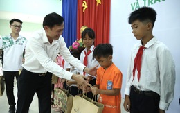 Trao học bổng và quà trung thu tiếp sức cho học sinh vượt khó tại Tây Ninh