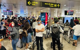 Tân Sơn Nhất bắt đầu đông đúc hành khách trở về sau nghỉ lễ