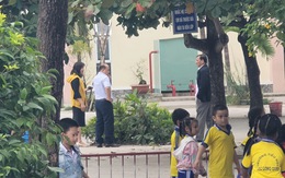 Cây phượng trong sân trường tiểu học ở Phú Yên bật gốc, 3 học sinh bị thương