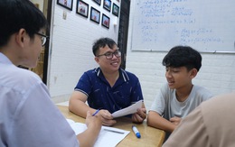 Thầy Phú đặc biệt của học trò lớp giáo dục thường xuyên