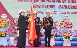 Cục Chính trị Hải quân nhận Huân chương Bảo vệ Tổ quốc hạng nhì