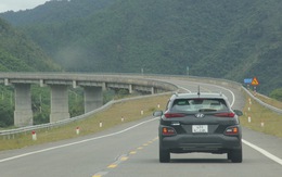Địa hình đặc biệt hiểm trở, 7.000 lượt xe trên cao tốc Hòa Liên - La Sơn mỗi ngày lưu ý gì?