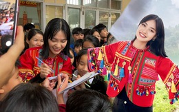 Hoa hậu Nông Thúy Hằng mang Tết sớm đến với dân 'làng Địa Ngục'