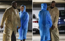 Rapper Kanye West và vợ làm trò lố: Trời không mưa vẫn mặc áo mưa