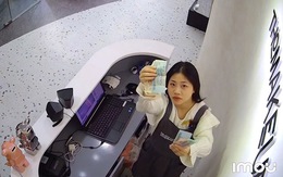 Video hài nhất tuần: Nữ nhân viên trung thực đếm tiền trước camera báo cáo sếp