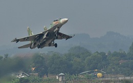 Máy bay xâm phạm vùng trời Việt Nam sẽ bị ép hạ cánh thế nào?