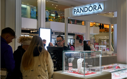 Pandora ngừng sử dụng vàng bạc mới khai thác