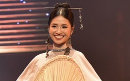 Hoa hậu Nguyễn Thanh Hà bán tranh 300 triệu đồng gây quỹ cho Bến Tre