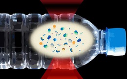 Một lít nước đóng chai chứa 240.000 hạt nhựa nano