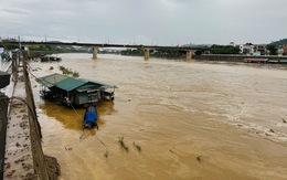 Lũ trên sông Hồng đang lên nhanh, cảnh báo ngập lụt ven sông ở Lào Cai, Yên Bái