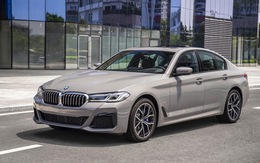 Tin tức giá xe: BMW 5-Series bản 'full' giảm tới 300 triệu tại đại lý, năm sản xuất 2022