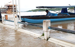 Nhiều tuyến đường trung tâm Cần Thơ ngập sâu, nước tràn mênh mông