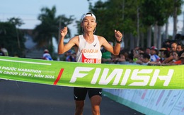 Hoàng Nguyên Thanh ngất ngây thắng giải marathon ở quê hương