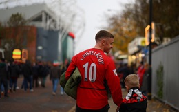 Man Utd sẽ cung cấp băng vệ sinh cho nam giới tại Old Trafford